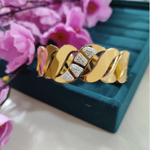 Bold interlocking twist design with shimmering CZ stones