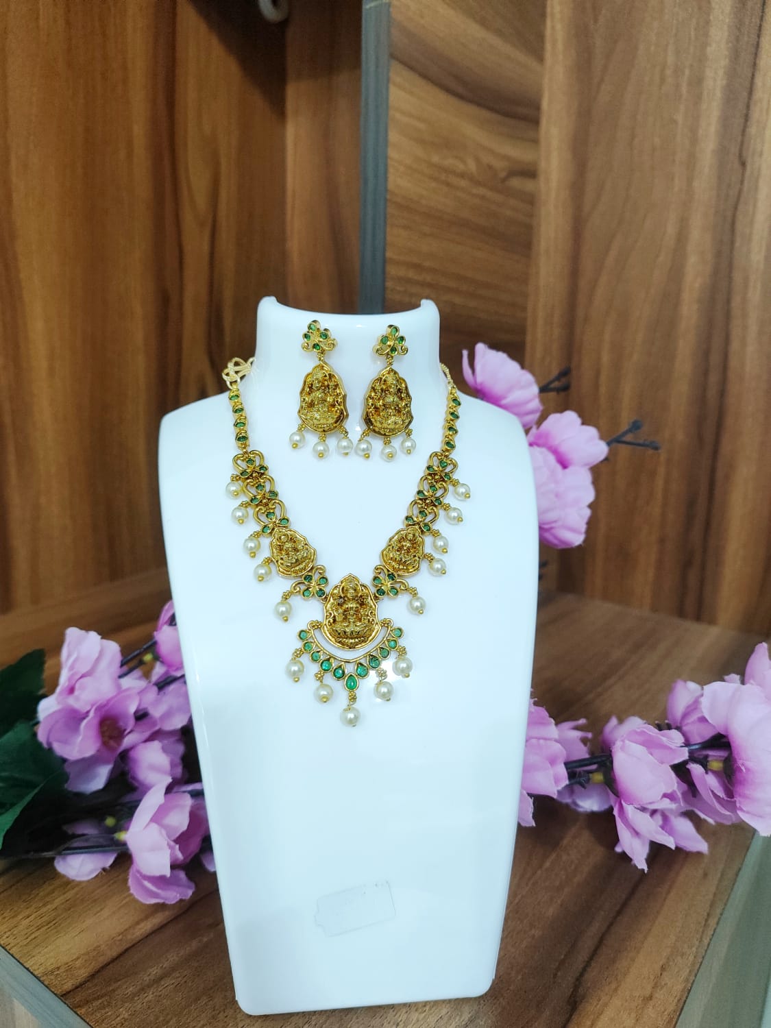 Lakshmi design Traditional Golden colour necklace set